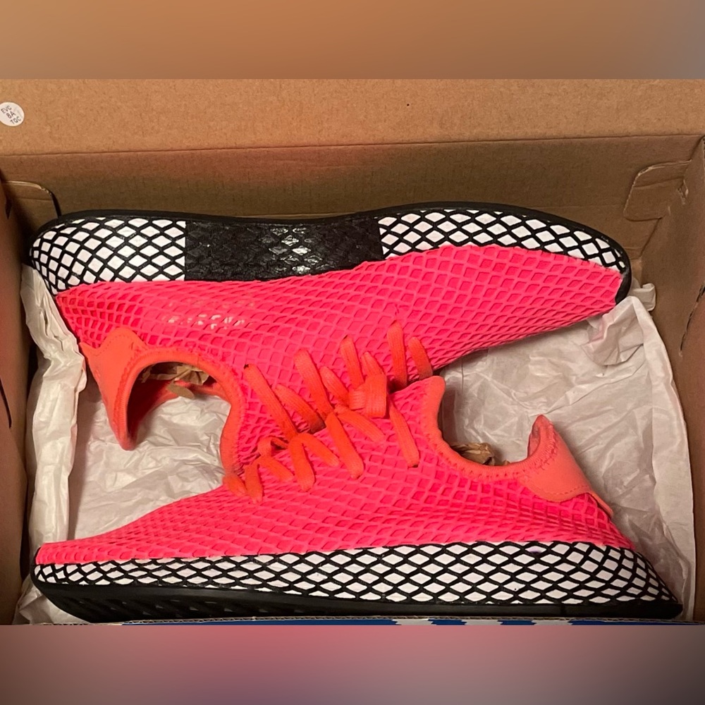 Adidas Deerupt ‘turbo’ -Size 8.5 men’s